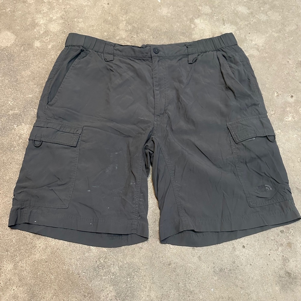 The North Face Cargo Shorts Mens XL Gray Nylon Hiking Outdoor Stow Pocket